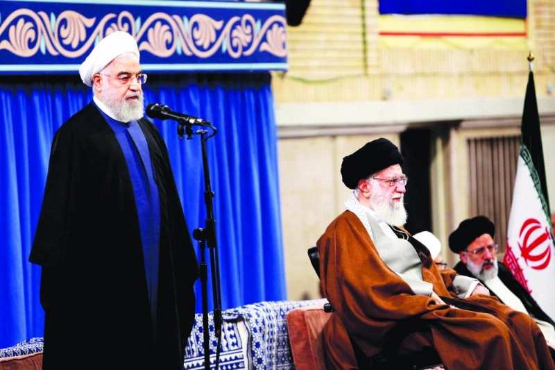 المرشد علي خامنئي وحسن روحاني (د ب أ)