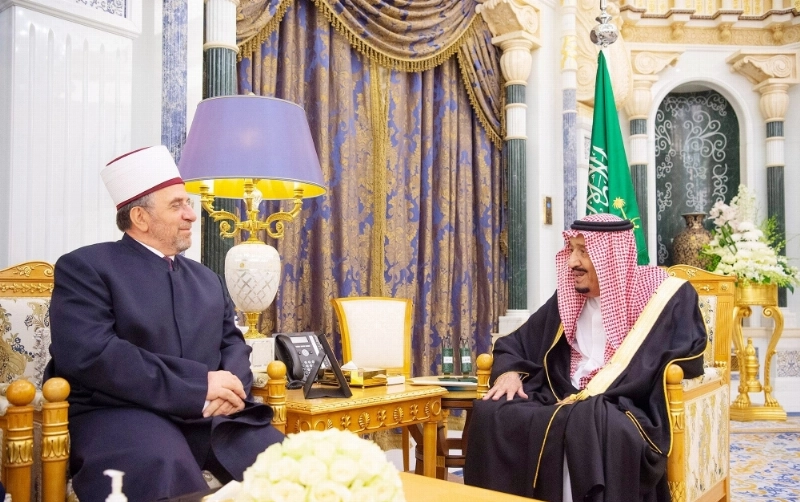 الملك سلمان لدى استقباله نعيم ترنافا (واس)
