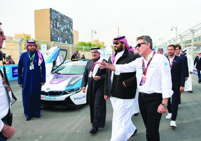 الأمير محمد بن سلمان لدى رعايته انطلاقة فورمولا إي الدرعية أمس