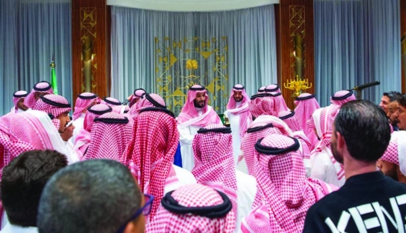 الأمير محمد بن سلمان خلال استقباله فريق الهلال (واس)