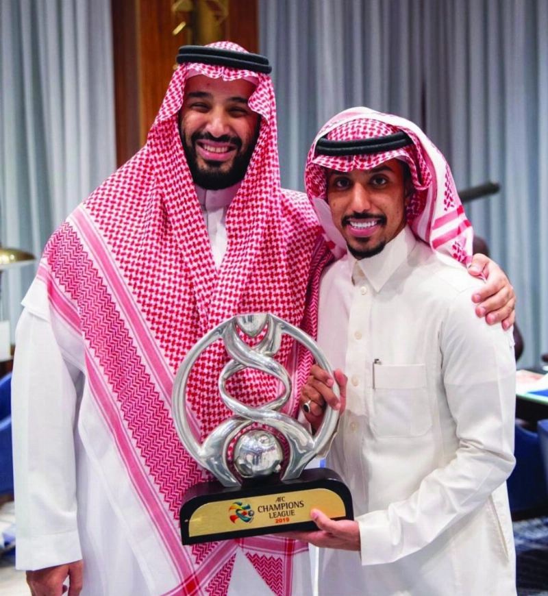 الأمير محمد بن سلمان خلال استقباله فريق الهلال (واس)