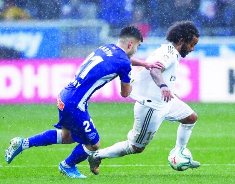 ريال مدريد وألافيس أمس (موقع الريال)