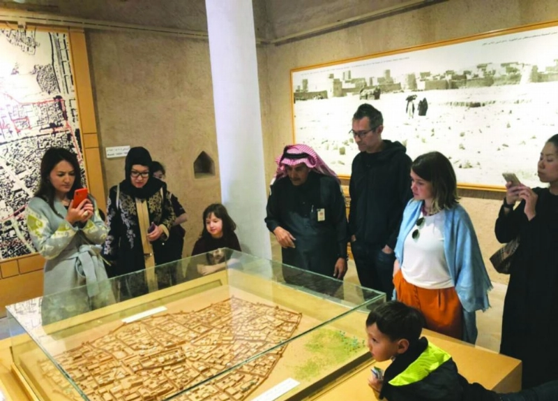 الوفد الأمريكي خلال الزيارة (مكة)