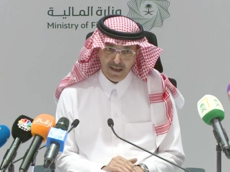 الجدعان متحدثا في المؤتمر الصحفي (مكة)