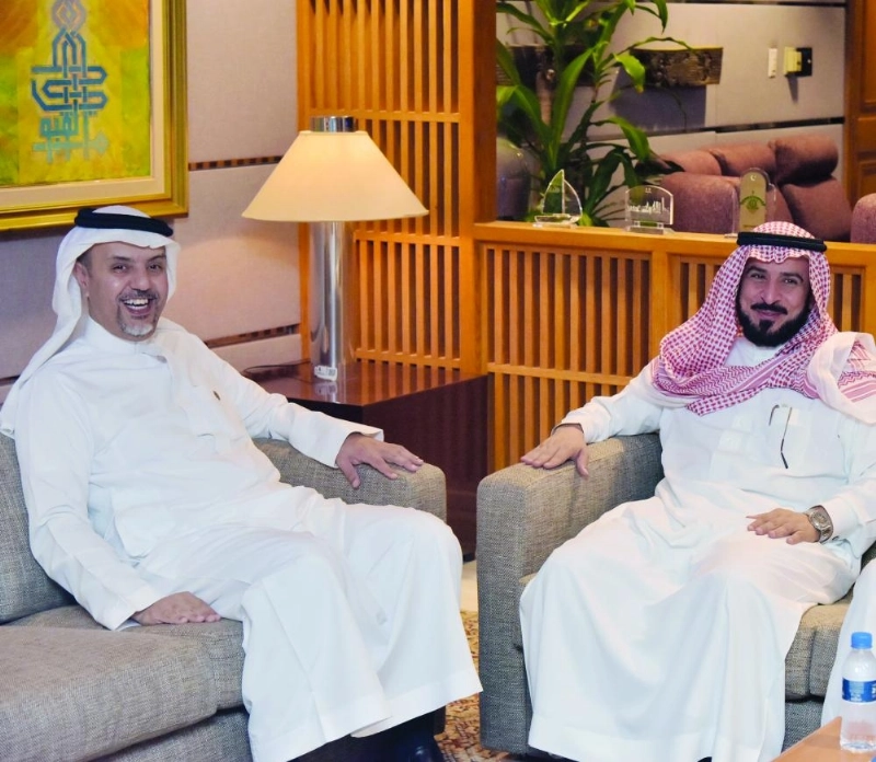 الغامدي يتحدث في اللقاء (مكة)