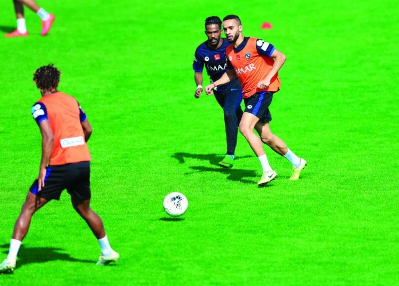 من تدريبات الهلال قبل السفر للدوحة (إعلامي الهلال)
