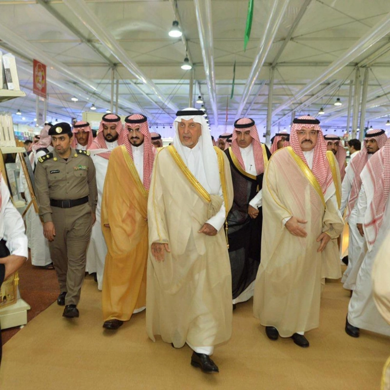 الأمير خالد الفيصل يفتتح معرض جدة الدولي الخامس للكتاب