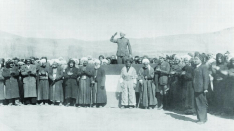 انتخاب قاضي محمد رئيسا للحزب الديمقراطي الكردي (مجلس العلاقات الخارجية)