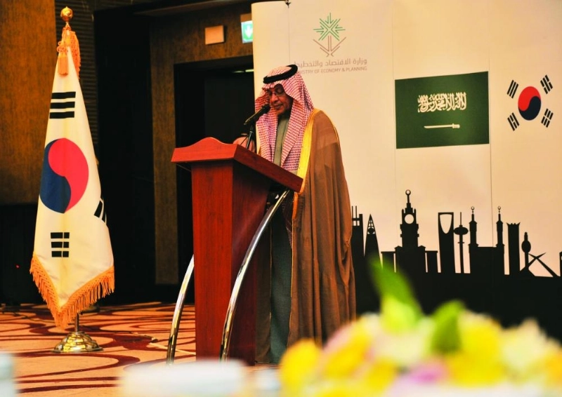التويجري متحدثا في الاجتماع