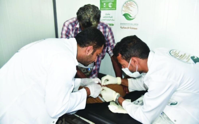 عملية سريعة لفريق مركز الملك سلمان للإغاثة (واس)