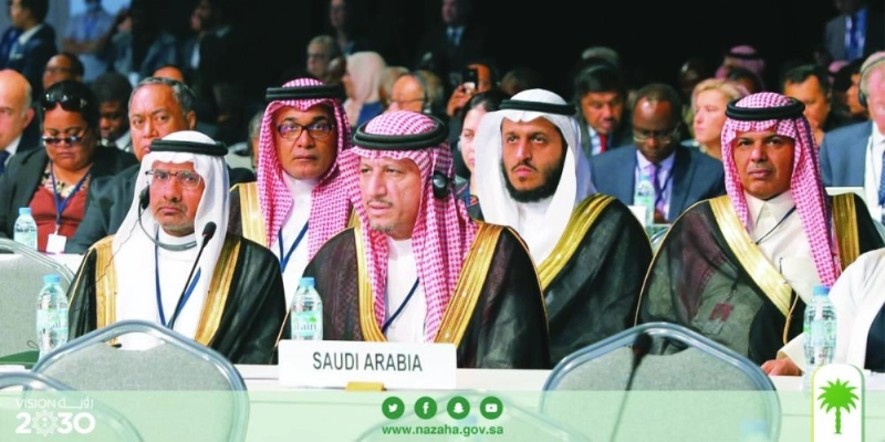 الكهموس خلال ترؤسه وفد المملكة بالمؤتمر (مكة)