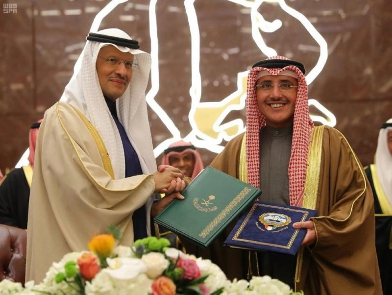 خلال توقيع الاتفاقية ومذكرة التفاهم لوزير الطاقة (واس)