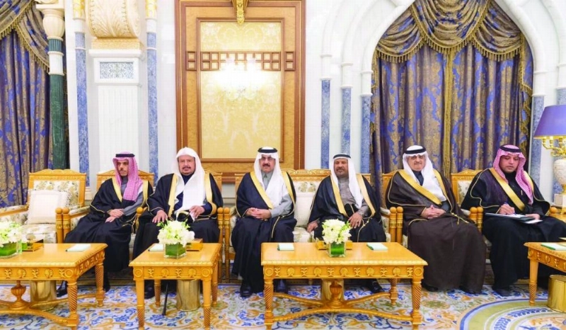 فيصل بن فرحان وعبدالله آل الشيخ ومساعد العيبان ونواف المالكي خلال اللقاء