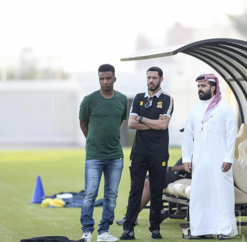 محمد نور متابعا التدريبات