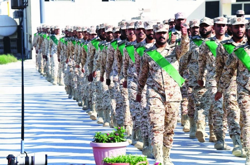 جانب من العرض العسكري للخريجين (مكة)