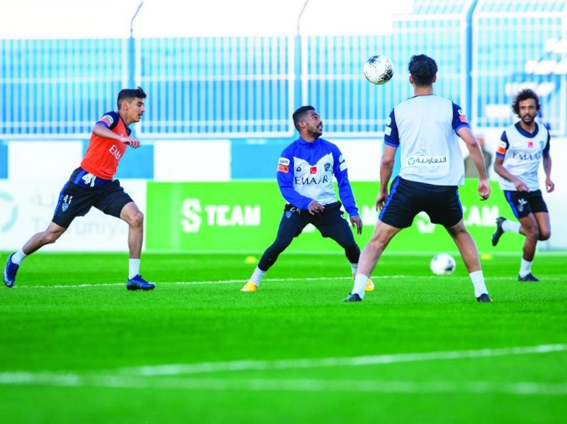 من استعدادات الهلال الأخيرة بملعبه (إعلامي الهلال)