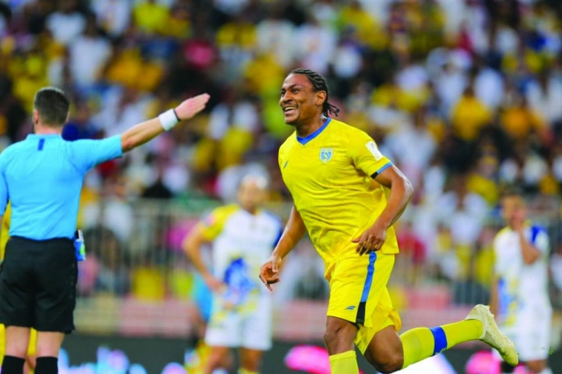 تاوامبا محتفلا بهدفه في النصر (مكة)