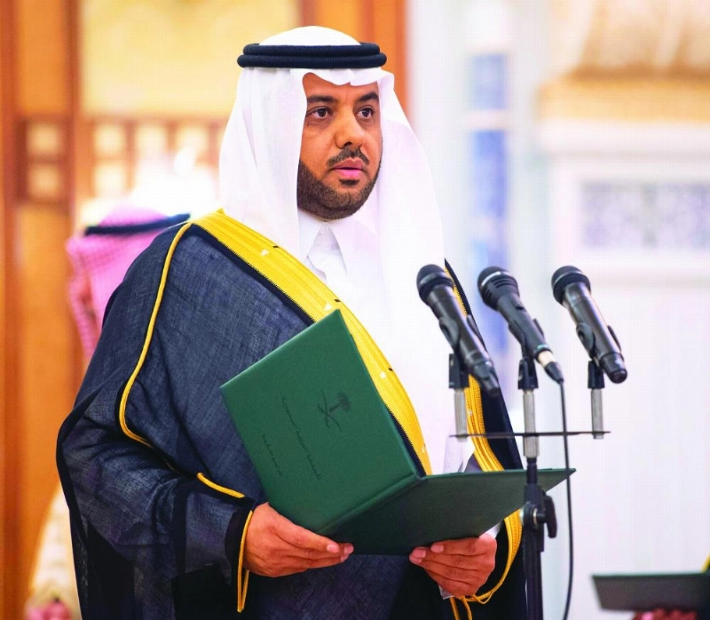 عيسى الدحيلان يؤدي القسم سفيرا لدى بنجلاديش