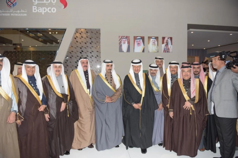 جماعية مع عدد من المشاركين في المؤتمر (مكة)