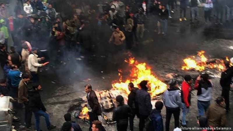 احتجاجات إيرانية بسبب الفساد والقمع (مكة)