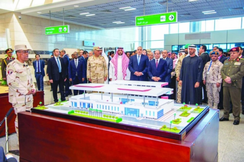 خالد بن سلمان لدى حضوره افتتاح قاعدة برنيس العسكرية (واس)
