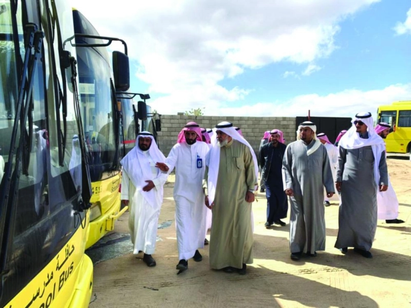 طلال اللهيبي خلال جولته أمس (مكة)