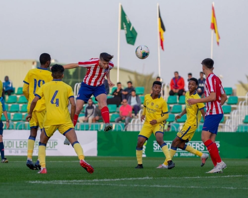 النصر وأتلتيكو أمس الأول (معهد إعداد القادة)