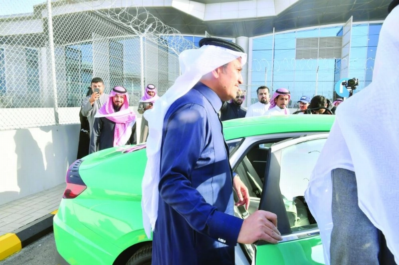 صالح الجاسر مدشنا التاكسي الأخضر (مكة)
