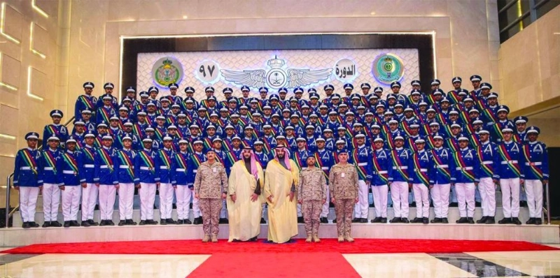 الأمير محمد بن سلمان لدى رعايته حفل التخريج أمس (واس)