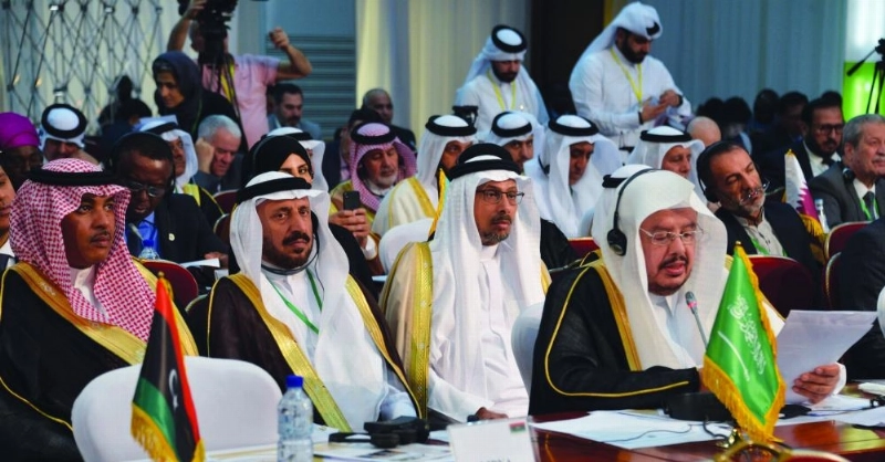 عبدالله آل الشيخ ملقيا كلمته في لقاء مجالس اتحاد منظمة التعاون الإسلامي (واس)