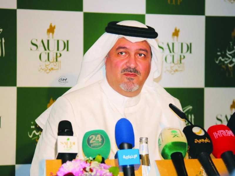 بندر بن خالد خلال المؤتمر الصحفي