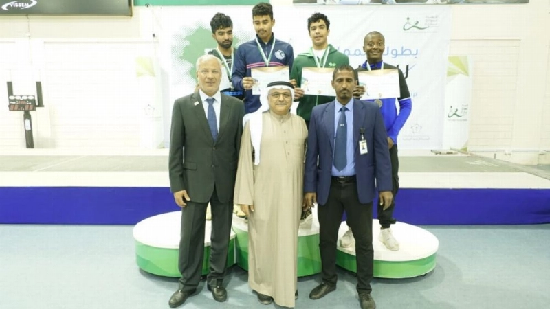 الأبطال الفائزون عقب التتويج (مكة)