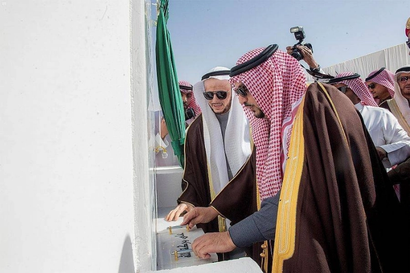 فيصل بن مشعل خلال وضع حجر الأساس (مكة)