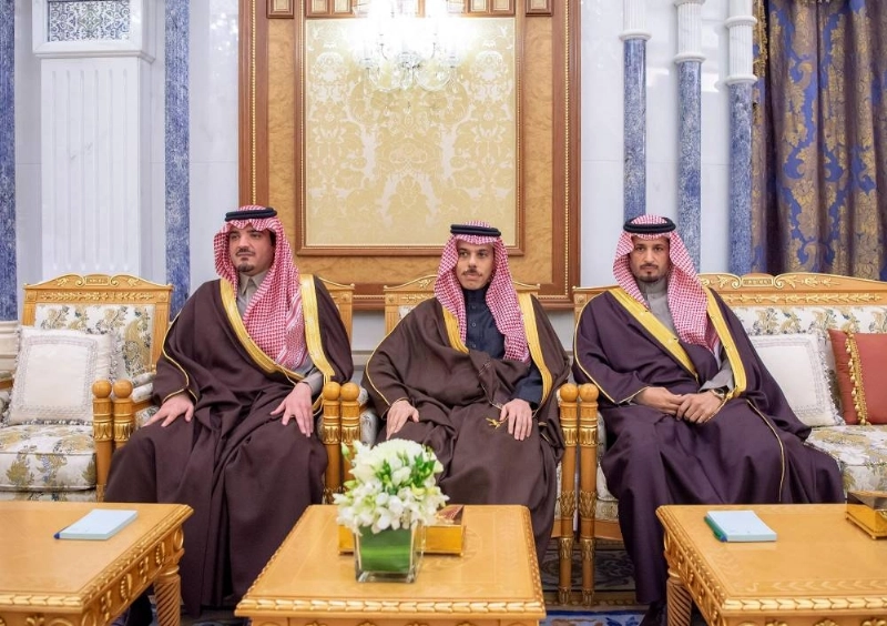 عبدالعزيز بن سعود وفيصل بن فرحان وتميم السالم خلال اللقاء