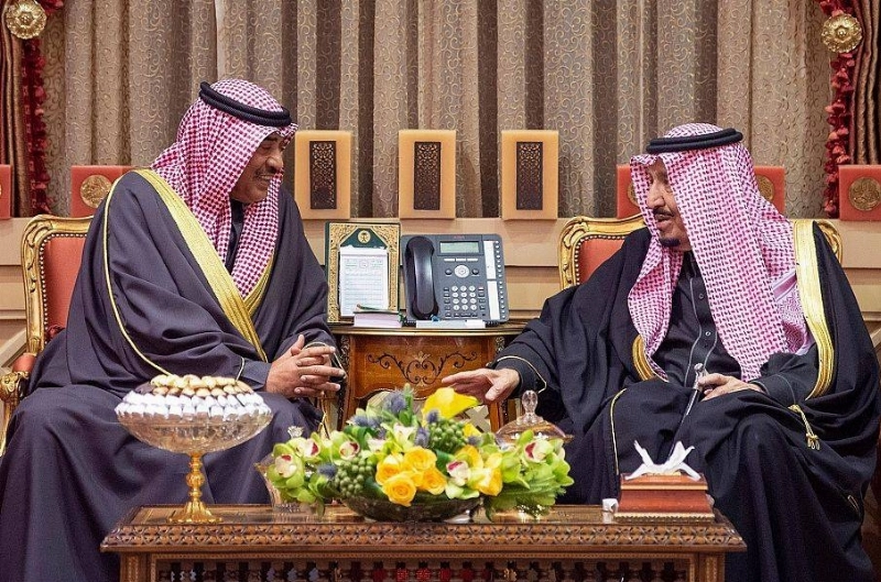 الملك سلمان ورئيس مجلس الوزراء بدولة الكويت
