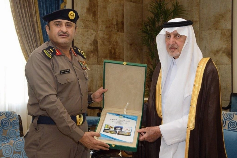 خالد الفيصل لدى استقباله علي المنتشري