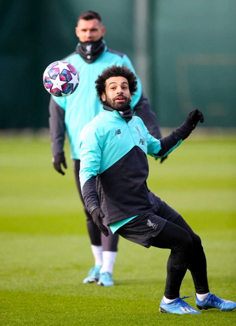 محمد صلاح في تدريبات فريقه استعدادا لأتلتيكو مدريد (د ب أ)