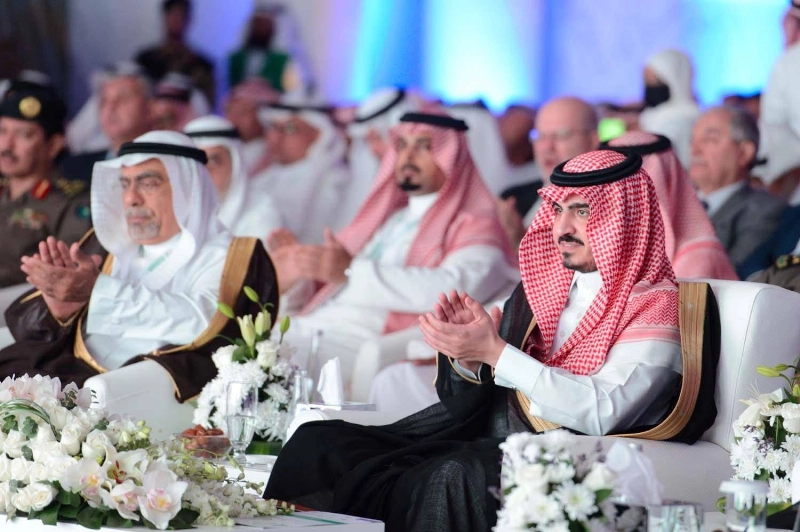 بدر بن سلطان لدى تدشينه المؤتمر في مكة أمس