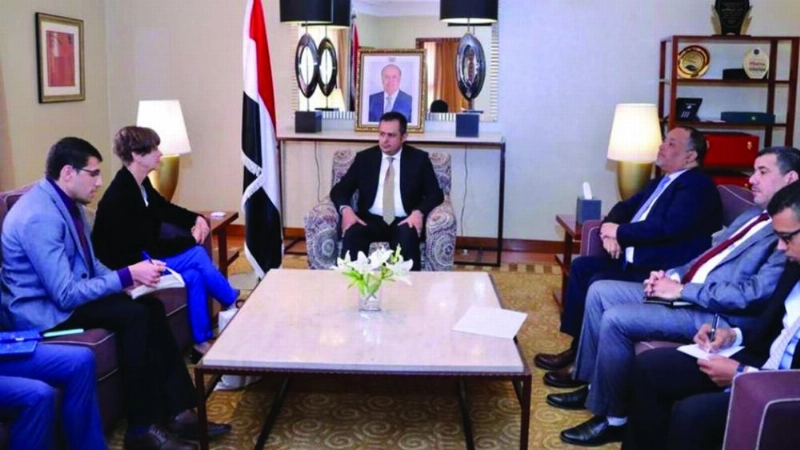معين عبدالملك لدى اجتماعه مع سفيرة ألمانيا (مكة)