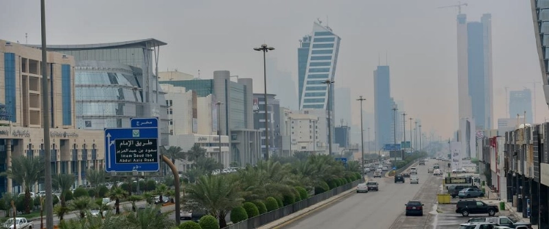 أحد الطرق الرئيسة بالعاصمة الرياض (مكة)