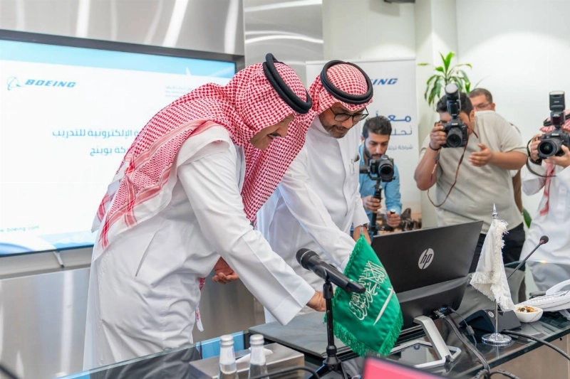 الأمير سلطان بن سلمان يدشن "المنصة الالكترونية للتدريب"