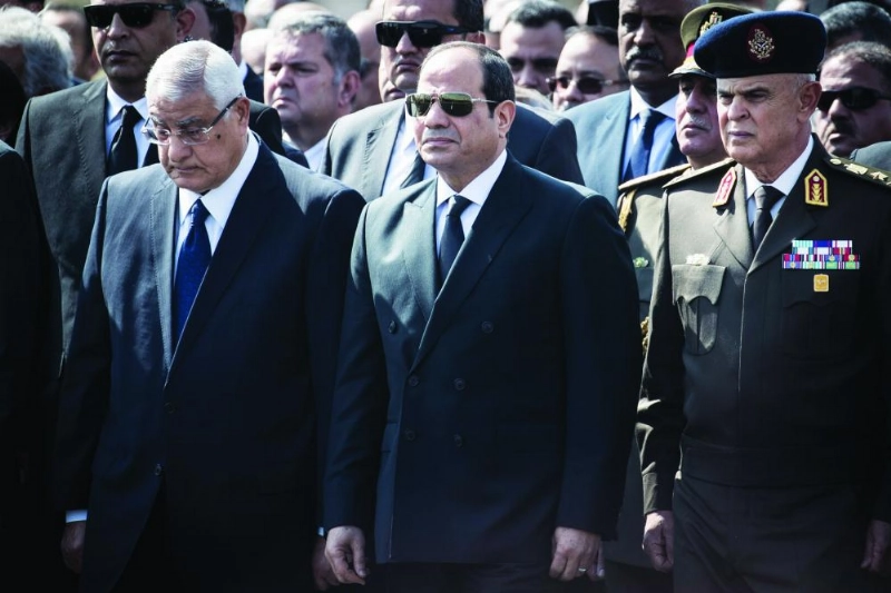 السيسي وعدلي منصور في وداع جثمان مبارك