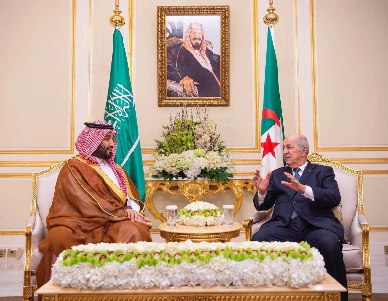 ..وخلال اجتماعه مع الرئيس الجزائري في مقر إقامته بالرياض