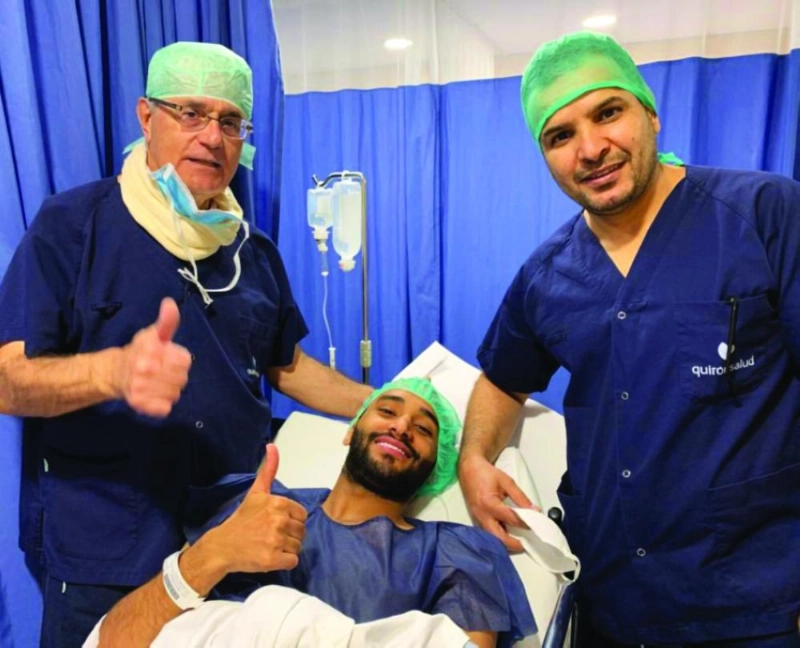 عبدالله عطيف عقب العملية أمس (إعلامي الهلال)