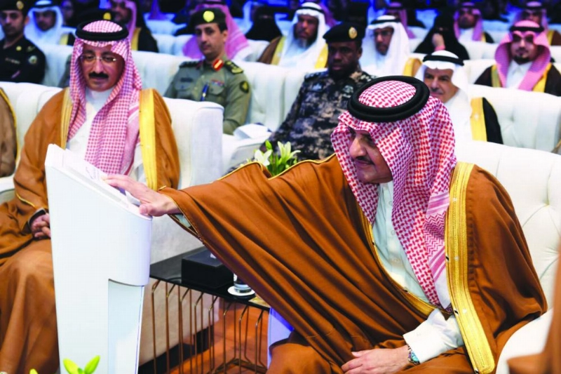 سمو أمير المنطقة يدشن أكاديمية الشرقية للسياقة