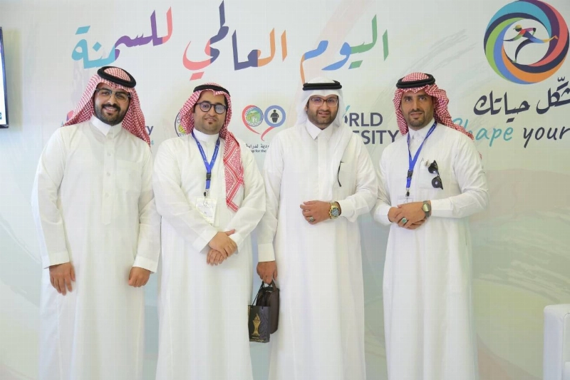 القائمون على المؤتمر