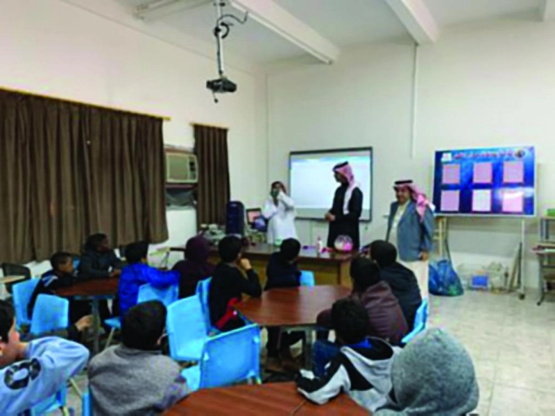 دورة توعوية بمدرسة زيد بن حارثة (مكة)