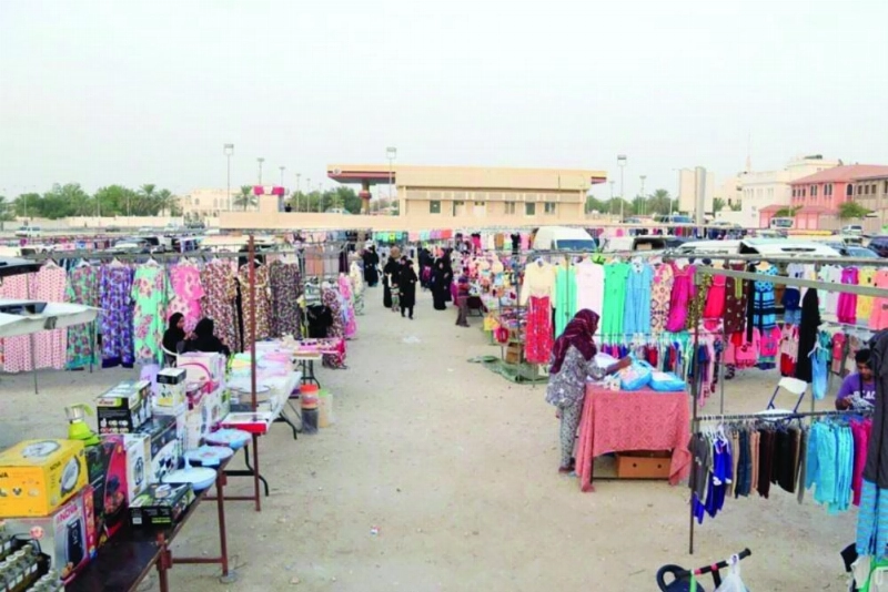 أحد الأسواق الجائلة بمحافظة القطيف (مكة)