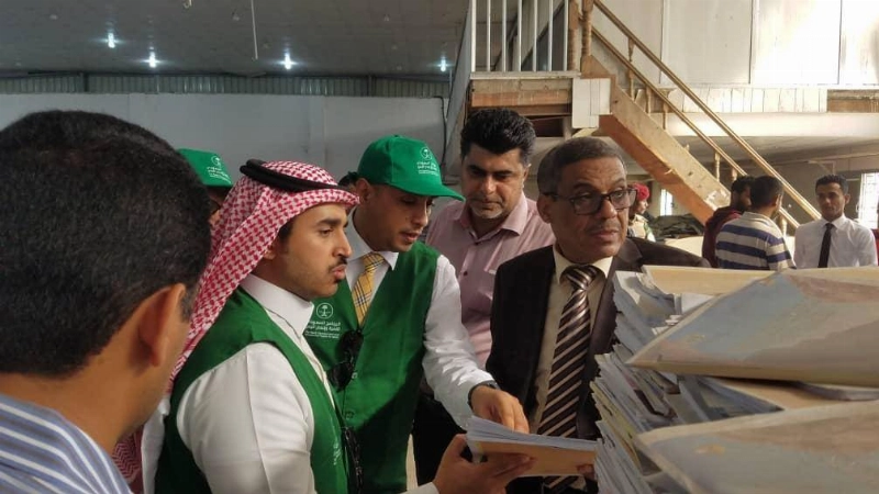 أثناء زيارة فريق فني من البرنامج السعودي لتنمية وإعمار اليمن