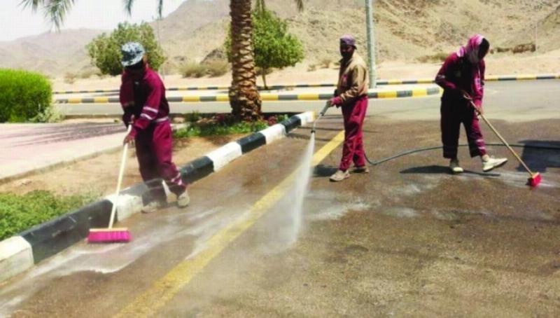 من عملية تنظيف وتعقيم الشوارع (مكة)